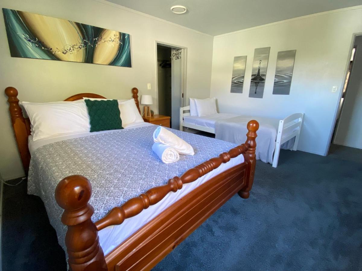 Motuoapa Bay Chalets Turangi Bagian luar foto