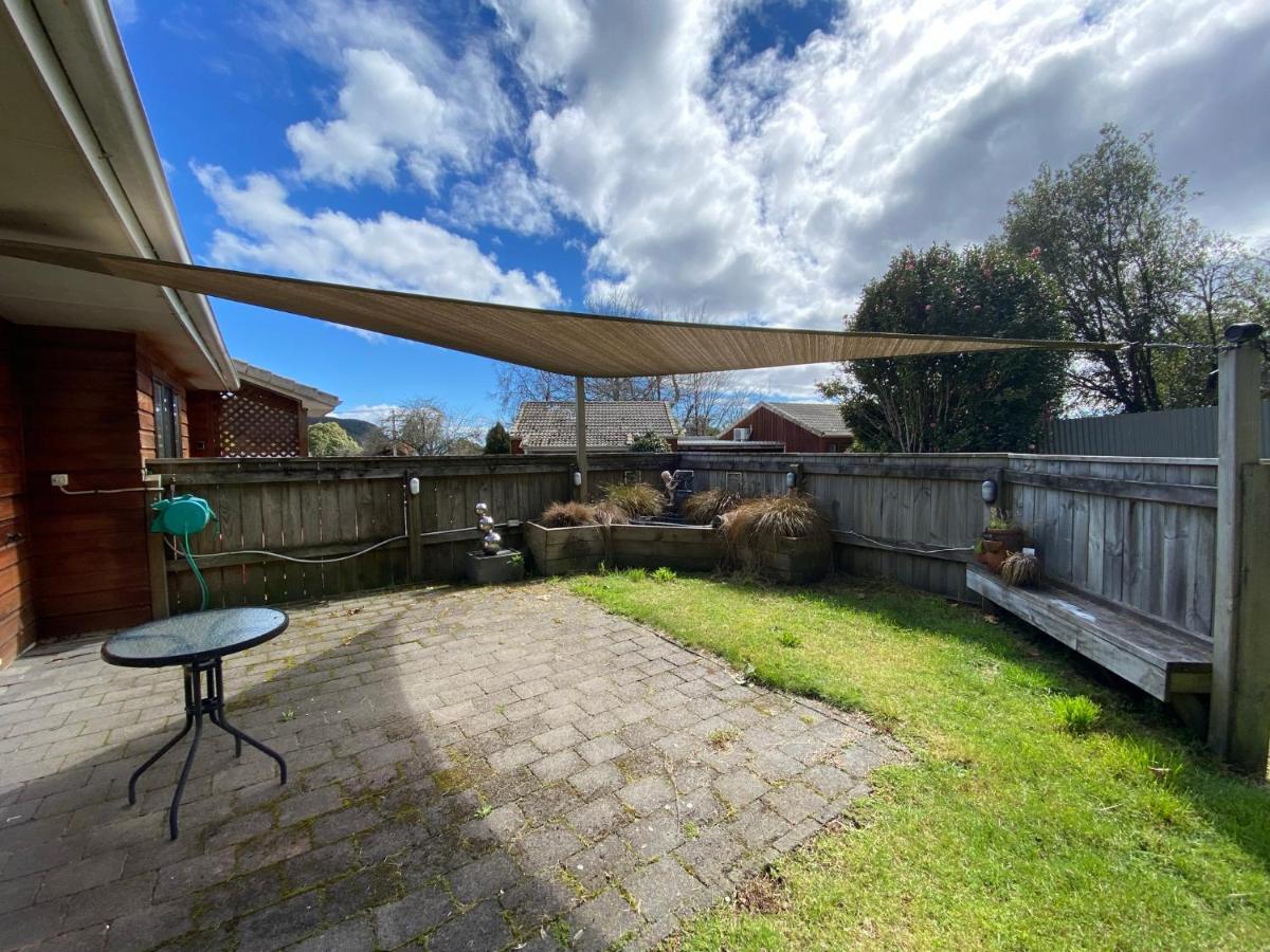 Motuoapa Bay Chalets Turangi Bagian luar foto