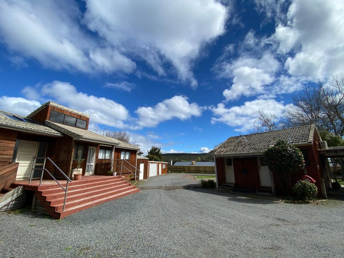 Motuoapa Bay Chalets Turangi Bagian luar foto