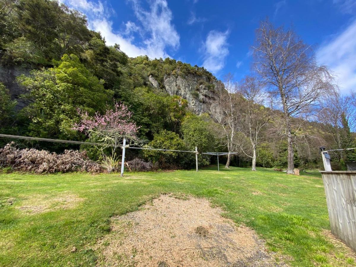 Motuoapa Bay Chalets Turangi Bagian luar foto