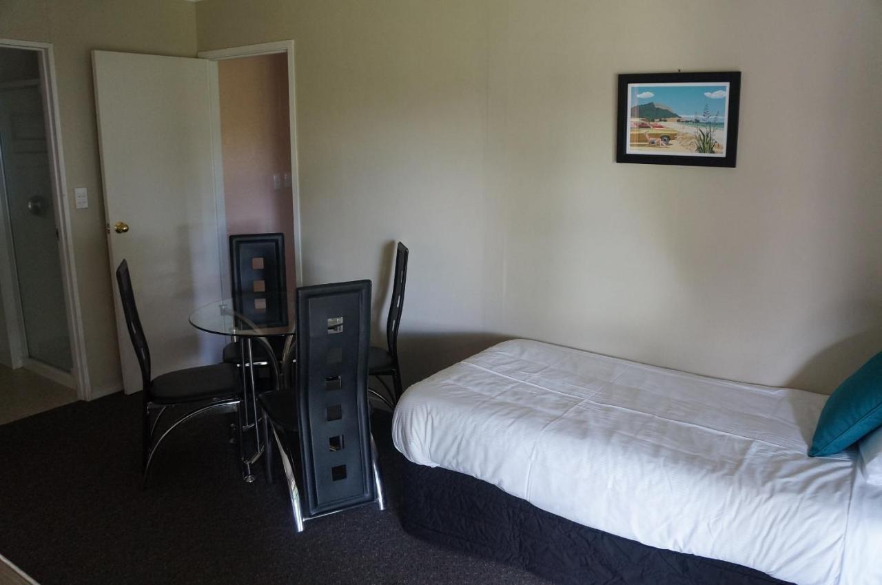 Motuoapa Bay Chalets Turangi Bagian luar foto